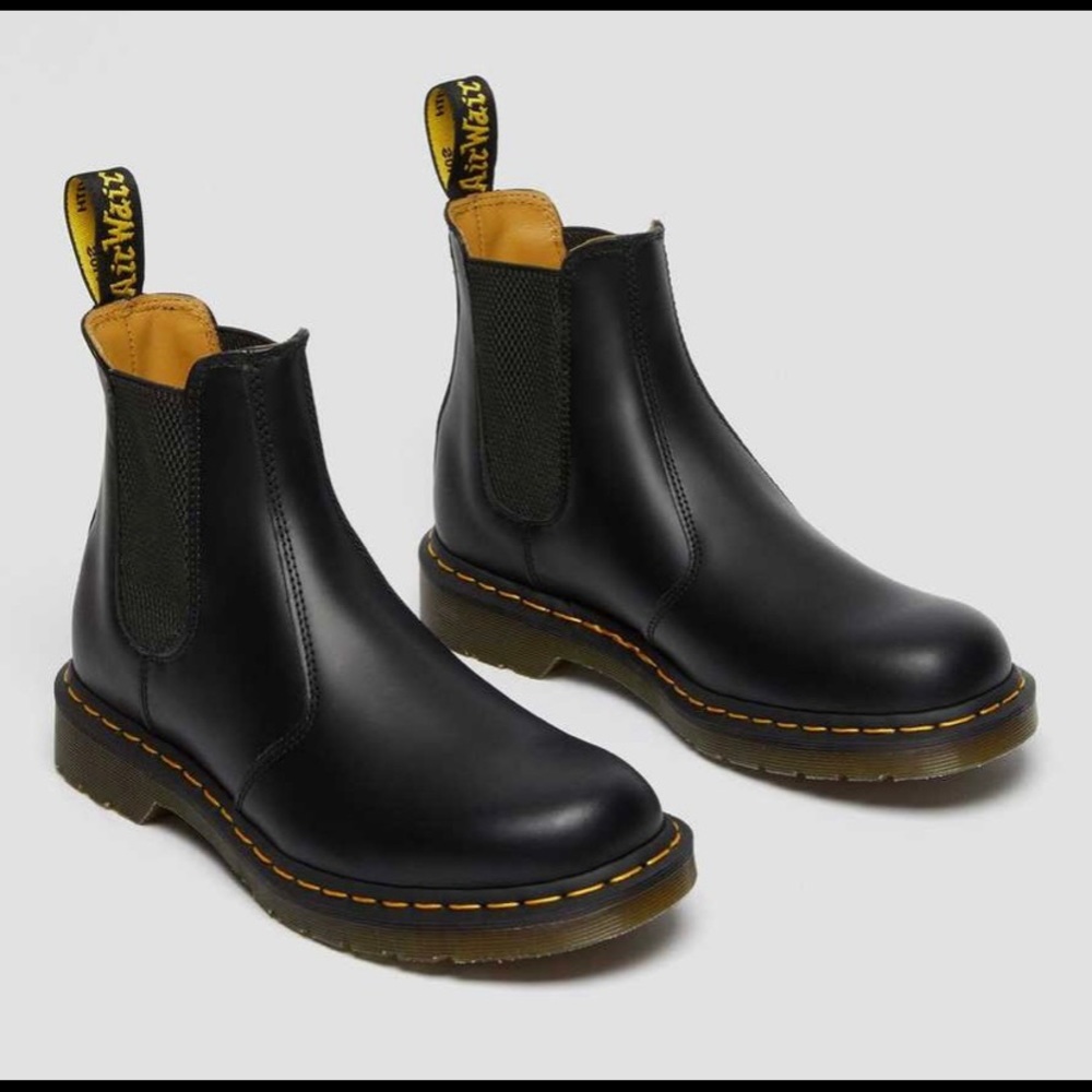 Dr. Martens 2976 Chelsea boot 7US